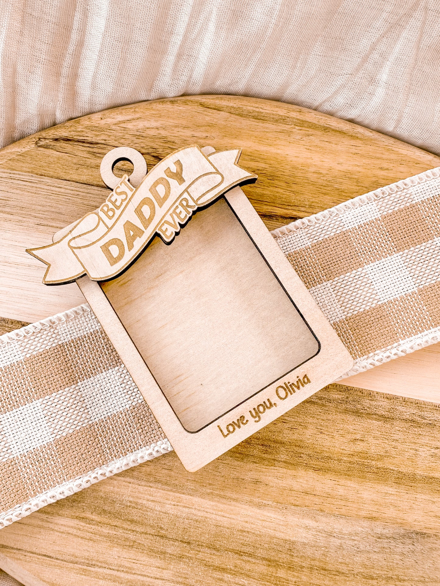 Personalised Wooden photo frame with a picture of a man and child, text 'BEST DADDA EVER' for car mirror, gift for dad, timber car mirror rearview mirror hanger, car lover decor, father's day, gift for Dad